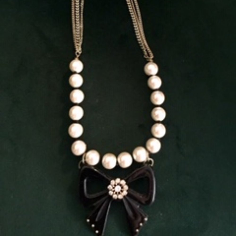 Betsey Johnson Bow Necklace